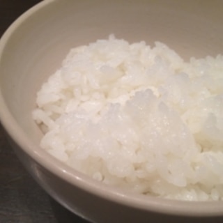 ご飯の炊き方。パサパサなお米をツヤツヤに。
